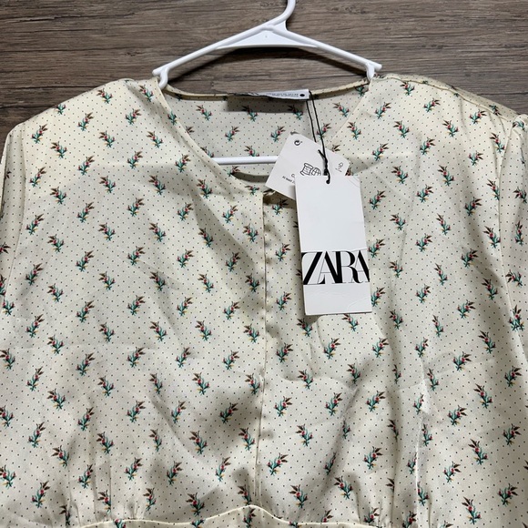 Zara Cream Mandarin Collar Floral Crop Blouse - Picture 6 of 9